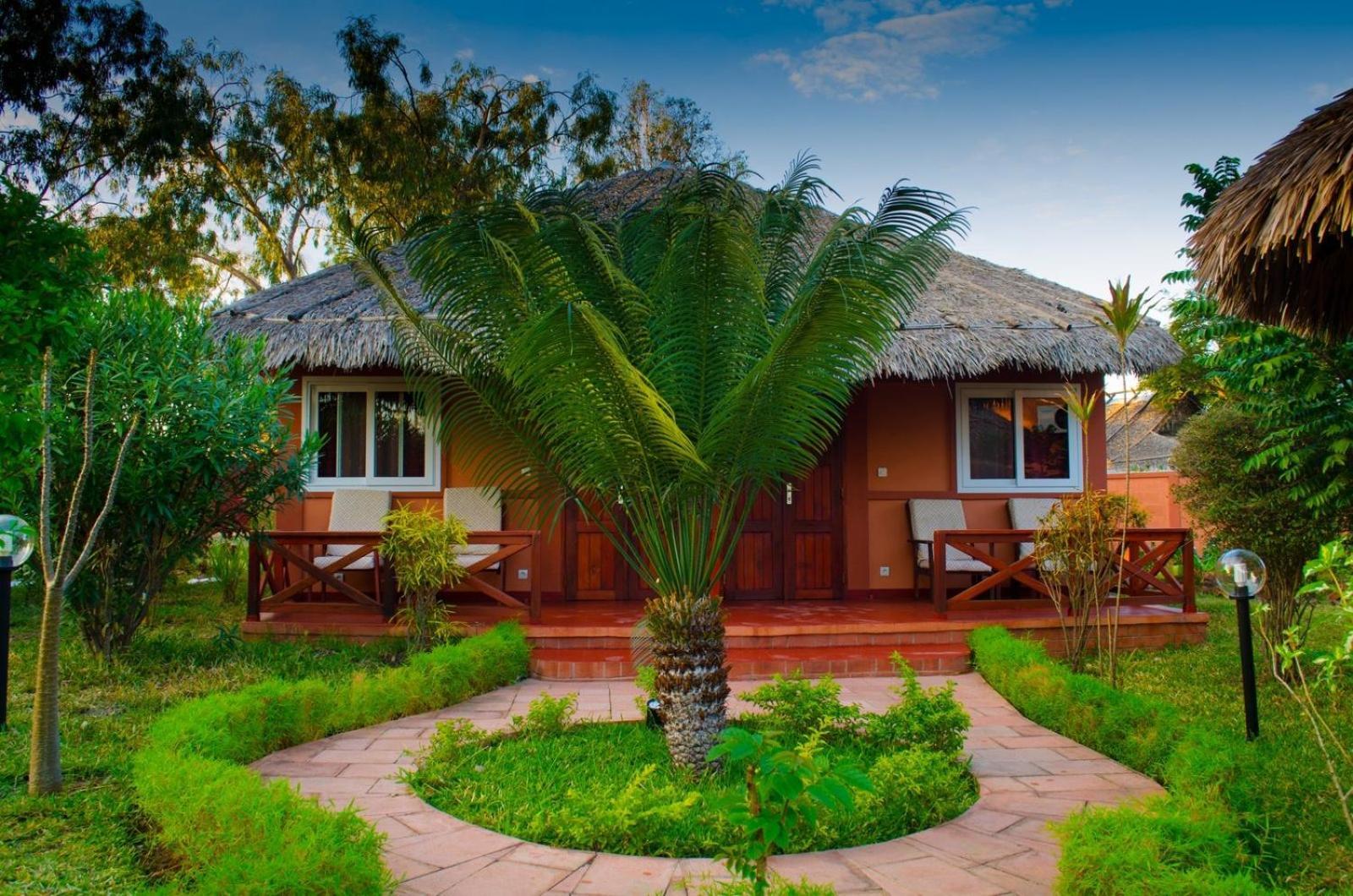 Edena Kely Hotel Mahajanga Bagian luar foto