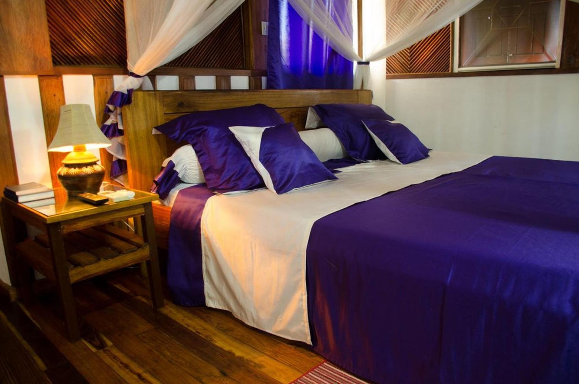 Edena Kely Hotel Mahajanga Bagian luar foto
