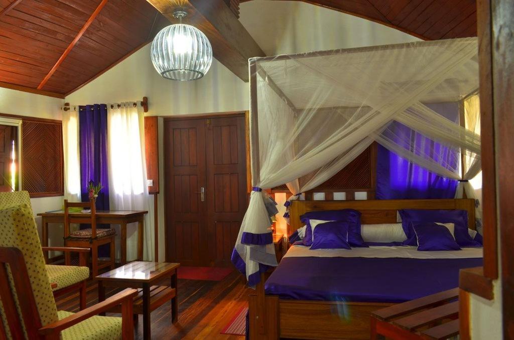 Edena Kely Hotel Mahajanga Bagian luar foto