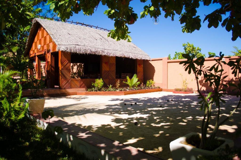 Edena Kely Hotel Mahajanga Bagian luar foto