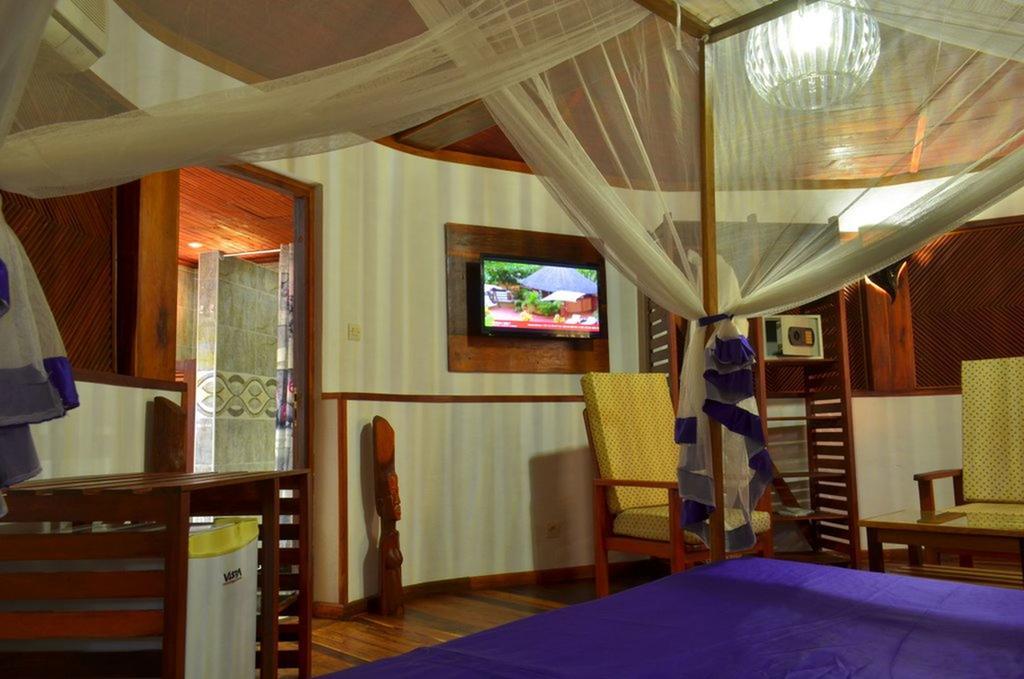 Edena Kely Hotel Mahajanga Bagian luar foto