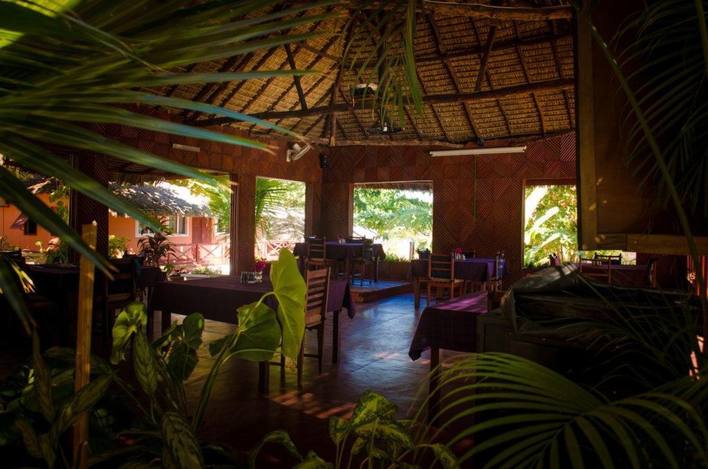 Edena Kely Hotel Mahajanga Bagian luar foto