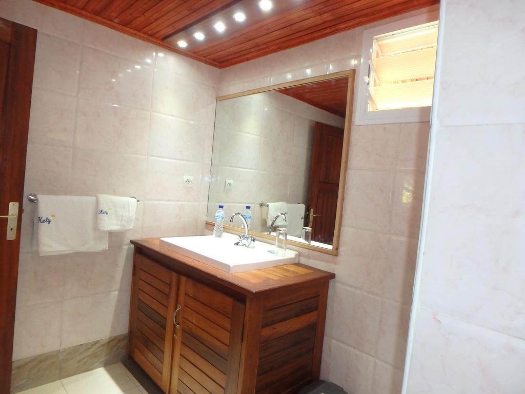 Edena Kely Hotel Mahajanga Bagian luar foto