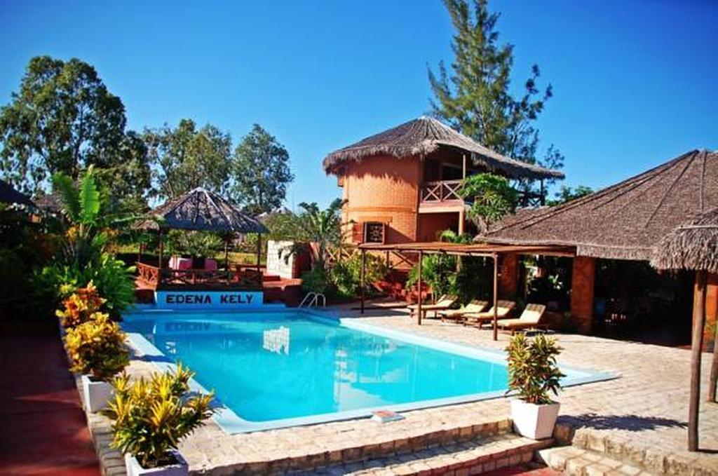 Edena Kely Hotel Mahajanga Bagian luar foto