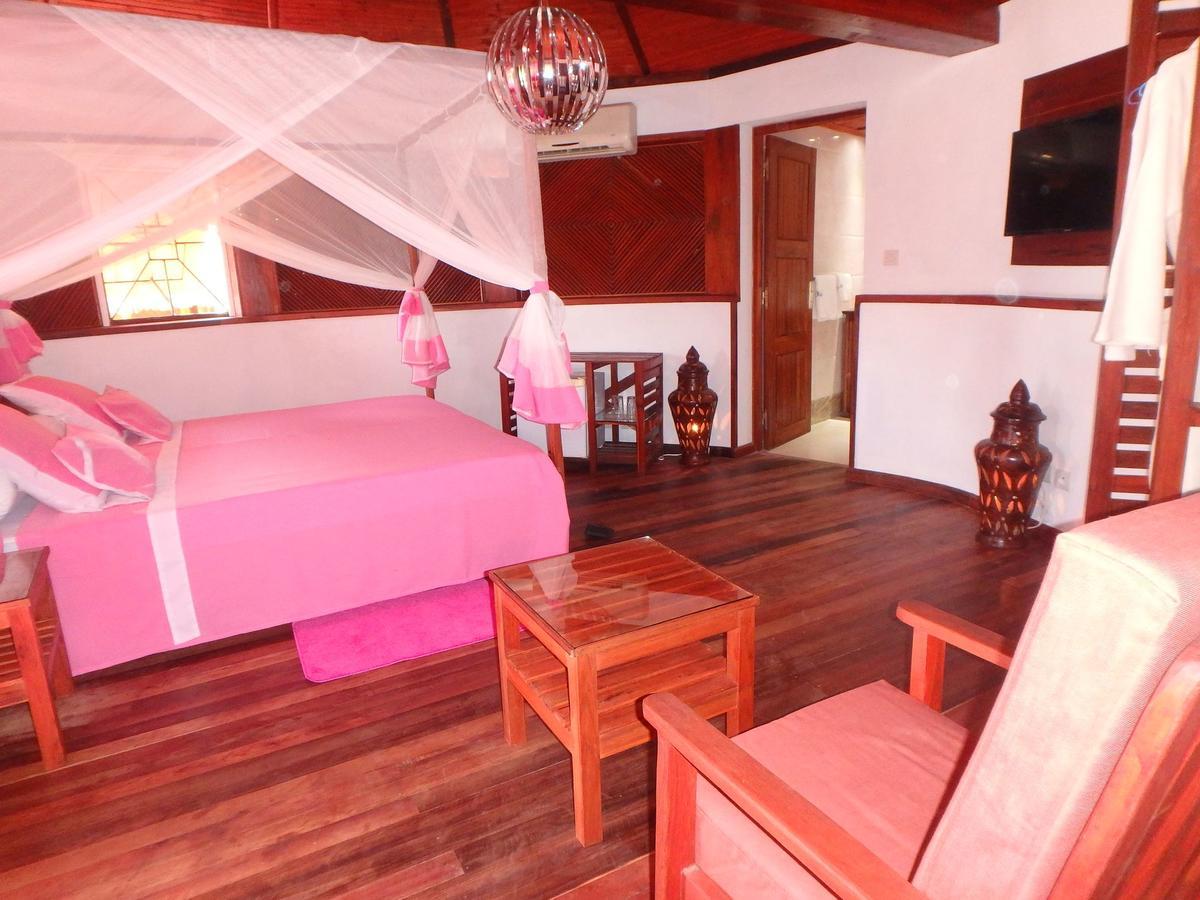 Edena Kely Hotel Mahajanga Bagian luar foto