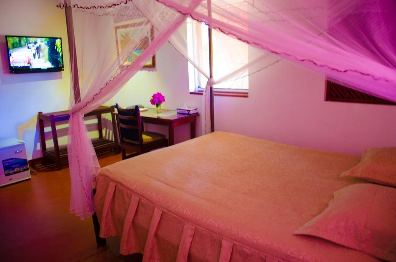Edena Kely Hotel Mahajanga Bagian luar foto