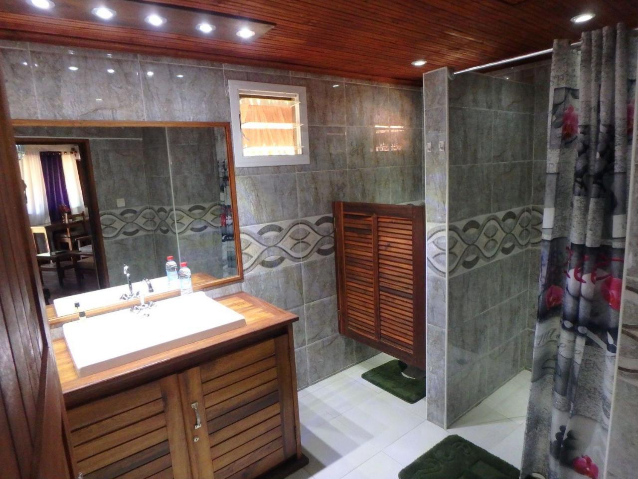 Edena Kely Hotel Mahajanga Bagian luar foto